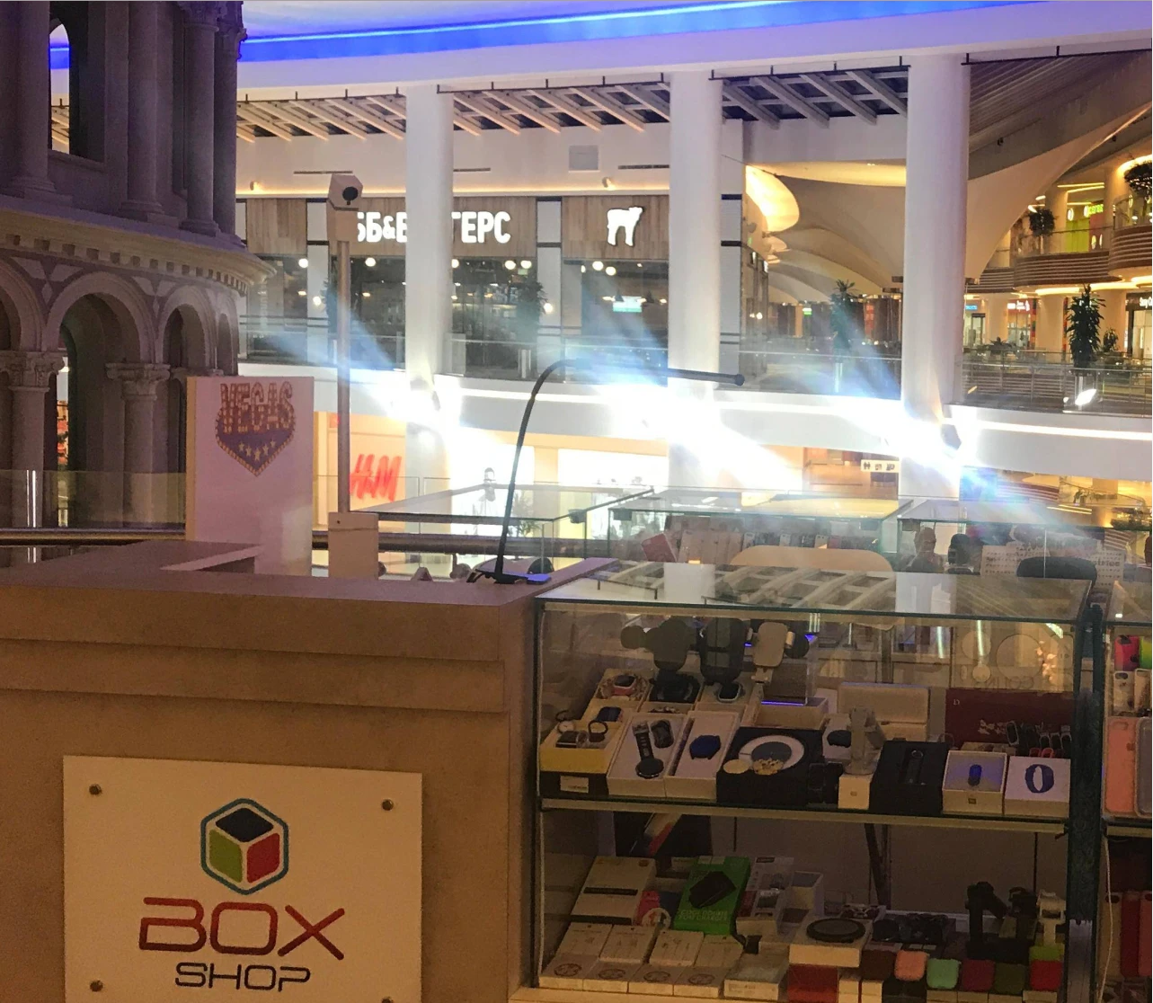 Установка видеонаблюдения для островка в ТРЦ VEGAS