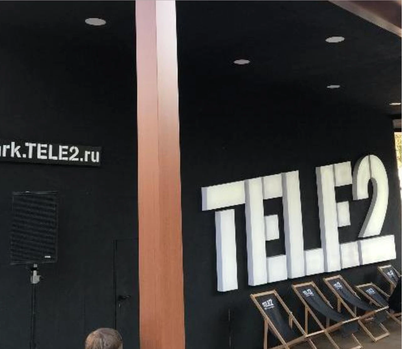 Установка HD-TVI камер в павильоне Tele2 на Хохловской площади