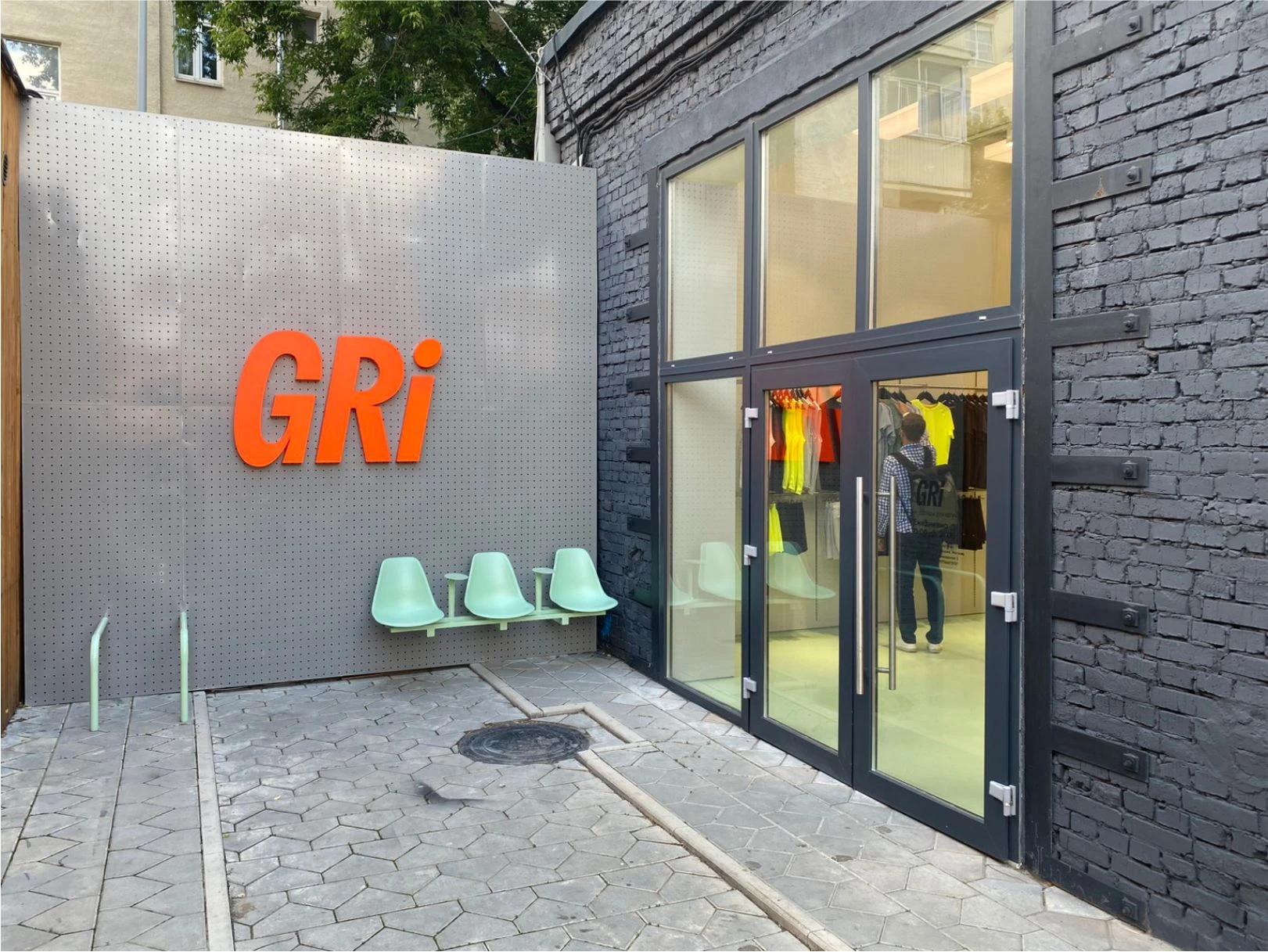 IP-камеры и акустическая система для магазина GRI