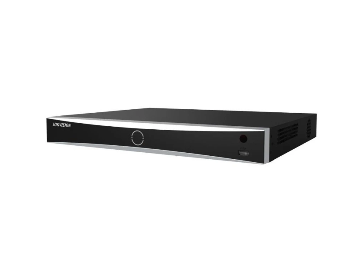 Сетевой видеорегистратор Hikvision DS-7608NXI-K2/8P(D) с интеллектуальной видеоаналитикой, вид спереди и справа